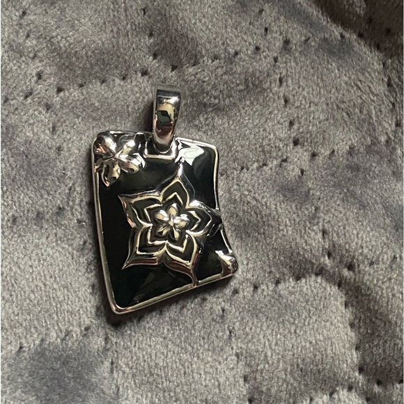 Lia Sophia “Anise” Slide Pendant - Picture 2 of 4